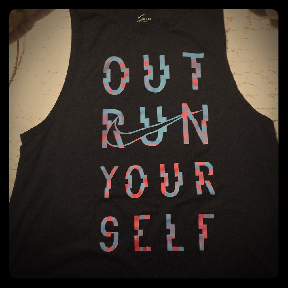 Nike active top